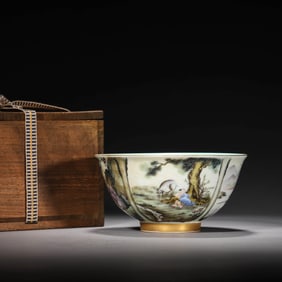 Famille Rose Figure Bowl