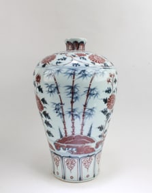 Chinese Iron Red Blue & White Porcelain Vase