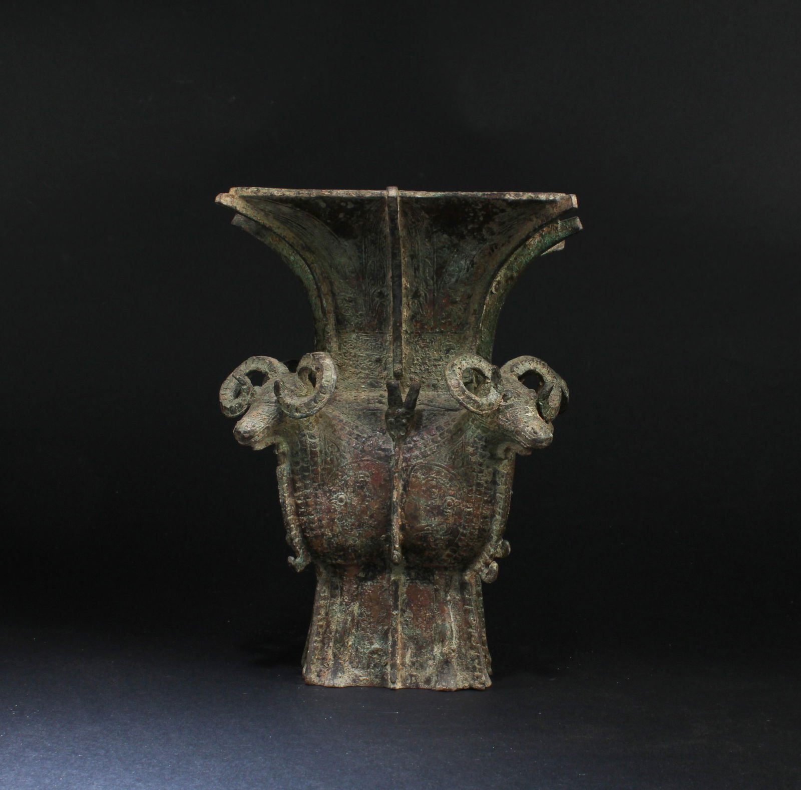 A Bronze Archaic Vase (1 of 6)