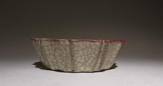 A Chinese Geyao Brush Washer