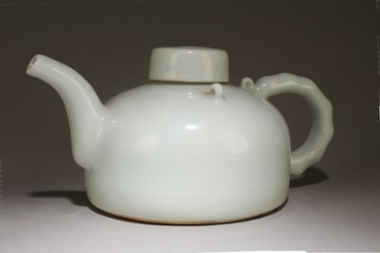 A Chinese Porcelain Teapot