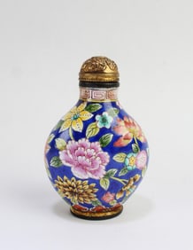 Chinese Enamel Snuff Bottle