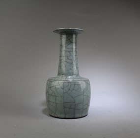 A Ge Ware Vase