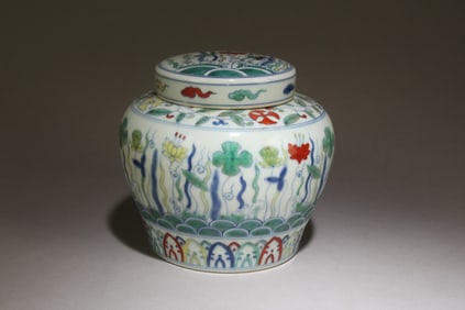 A Chinese Doucai Container