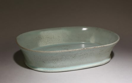 A Chinese Ruyao Brush Washer