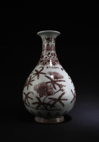 An Iron Red Porcelain Vase