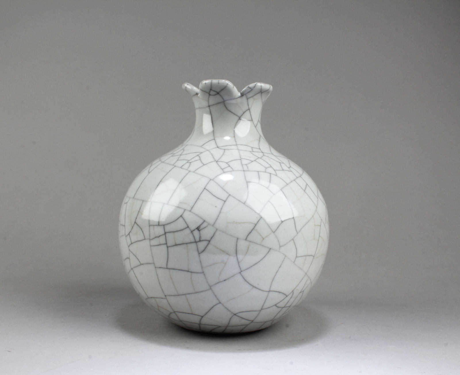 Chinese Geyao Vase (1 of 4)