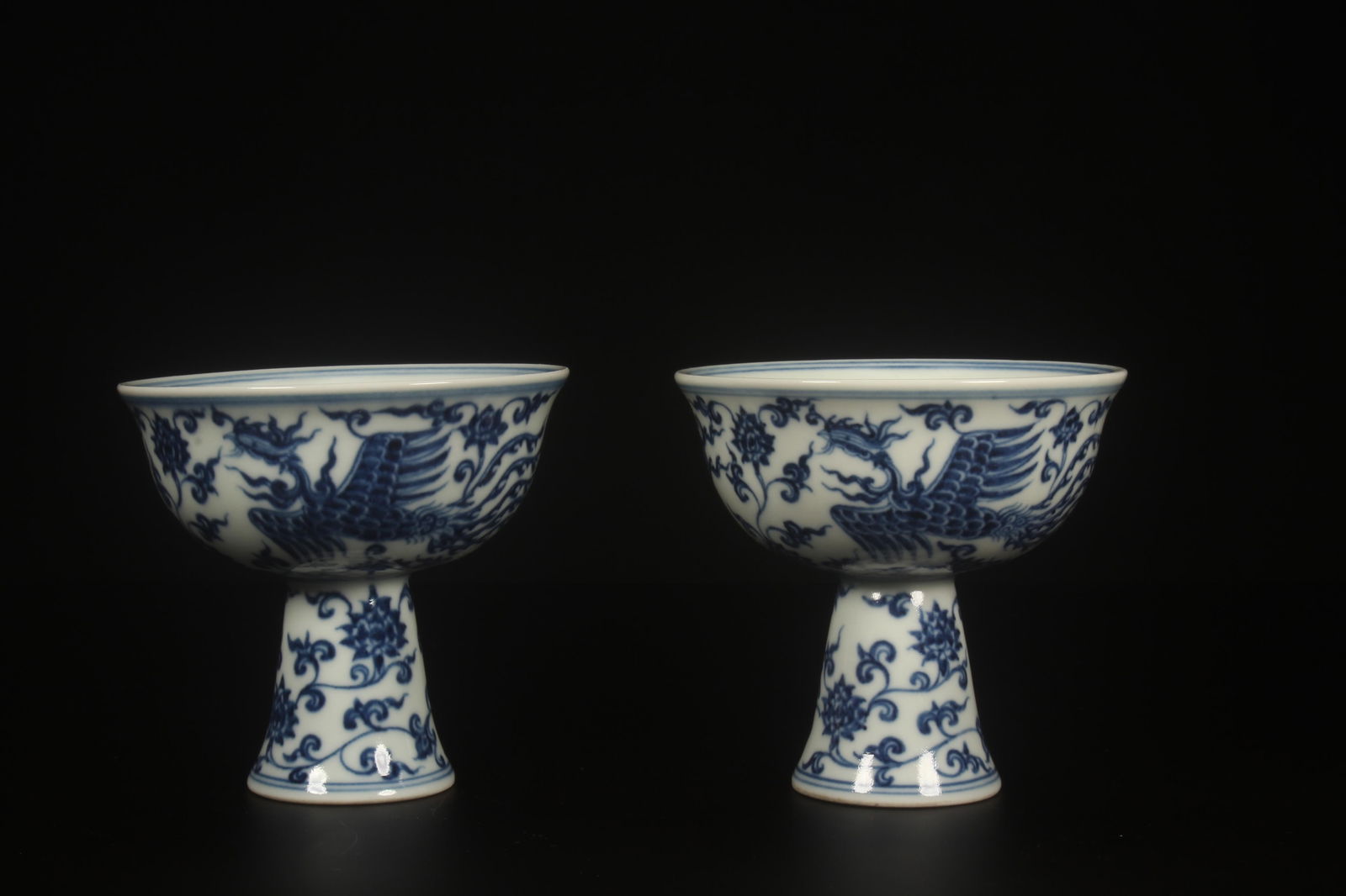 A Pair of Blue and White Cup: A Pair of Blue and White Cup . Height: 3.3",Diameter: 3.5"