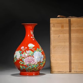 Coral-Red Glaze Famille Rose Flower Pear-Shape Vase