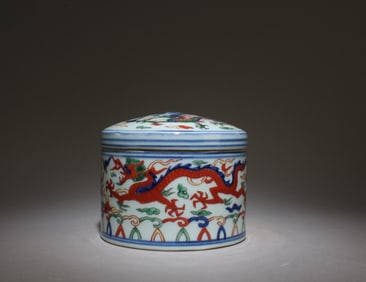 A Wucai Container with Lid