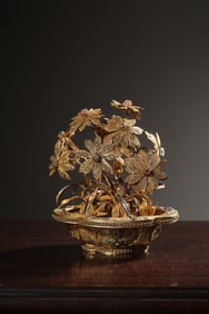 A Silver Filigree Flower Ornament with Gem Inlay