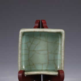 A Guan Type Green Glazed Ink Washer