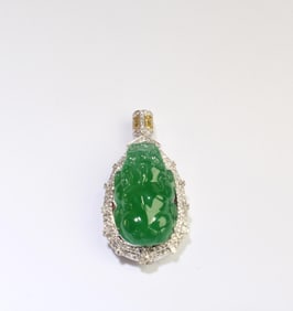 A Jadeite Jade Pendant with Certificate