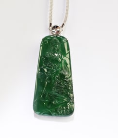 A Jadeitie Jade Guanyin Pendant