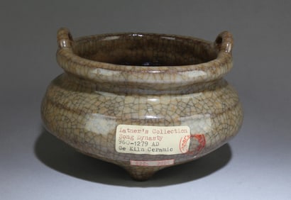 A Ge Kiln Tripod Incense Burner