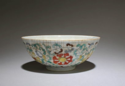 A Doucai Bowl with Flower Motif