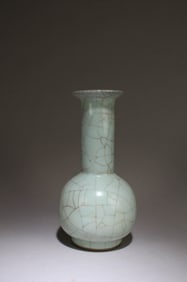 A Guanyao Vase