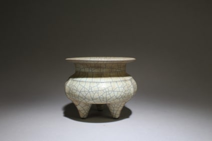 A Tripod Geyao Incense Burner