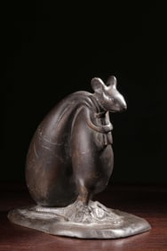 A Bronze Rat Ornament