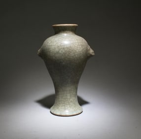 A Ge Type Vase