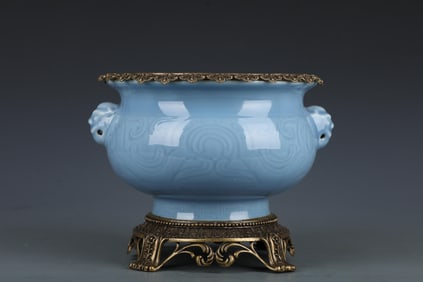 A Porcelain Light Blue Porcelain Incense Burner