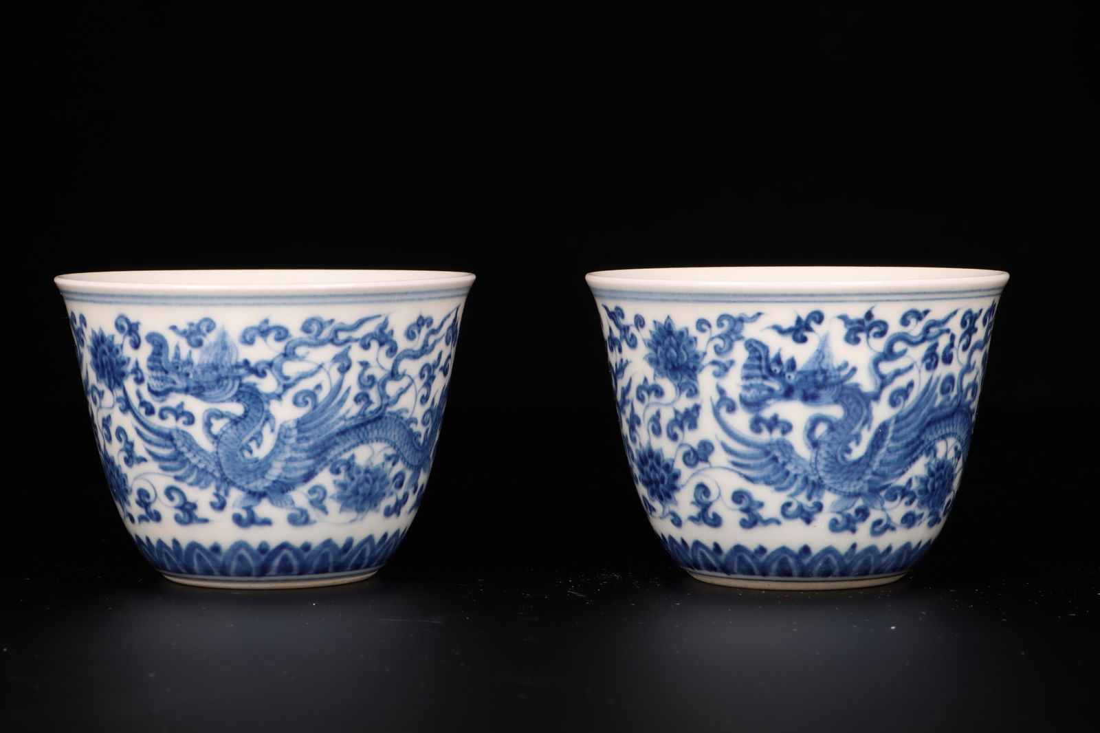 A Set of Two Blue and White Cups (1 of 9)