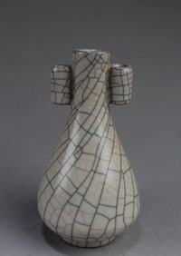 Chinese Geyao Vase