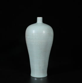 Chinese Ruyao Vase