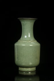 A Crackleware glazed Vase