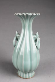Chinese Ruyao Vase