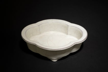 A Glazed Crackleware Ink Washer