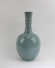 Chinese Ruyao Vase