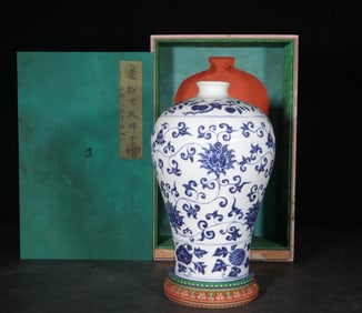 A Blue and White Meiping Vase
