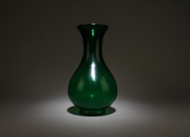 A Green Peking Glass Vase