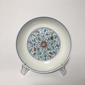 A Beautiful Chinese DouCai Porcelain Plate