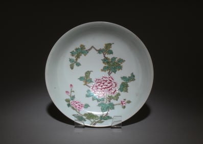 A Fencai Plate