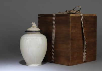 A Chinese Dingyao Jar