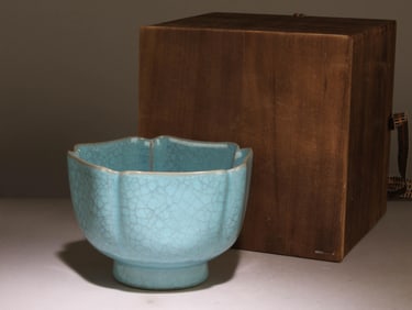 A Ruyao Chinese Bowl