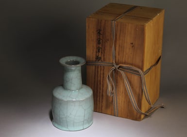 A Chinese Guanyao Vase