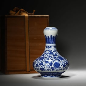 Blue and White Garlic-Head Vase