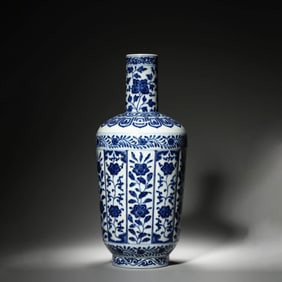 Blue and White Interlocking Floral Mallet-Form Vase