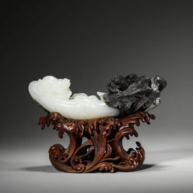 Carved Mottled Jade Frog Boulder