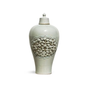 A White Glazed Meiping Vase with Lid