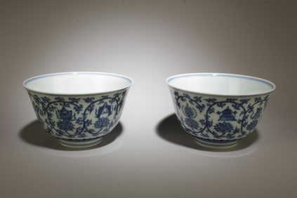 A Pair of Blue and White Bowl