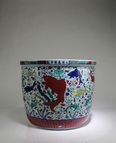 A Porcelain Water Tank