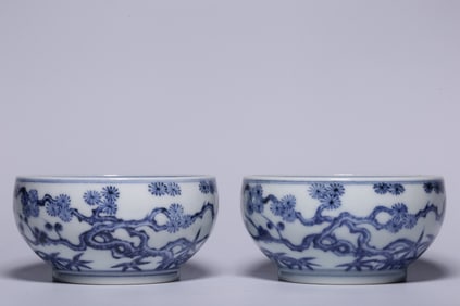 A Pair of Blue and White Cups with Winter Friend Motif
