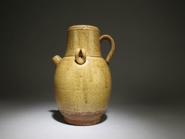 A Yueyao Pot with Handle