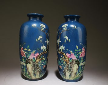 A Pair of Blue Underglaze Famille Rose Vase