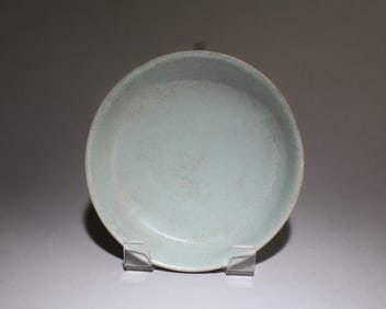 A Chinese RuYao Plate