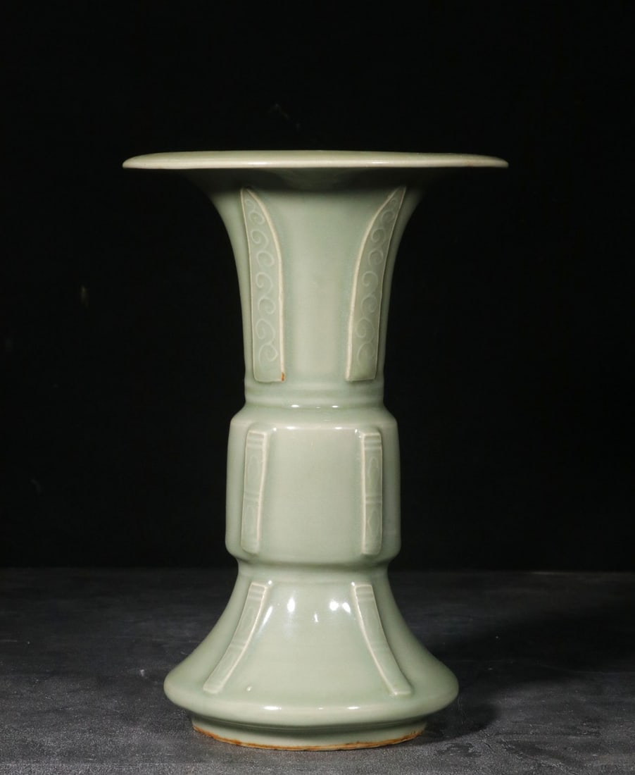 A Celadon Glazed Longquan Vase